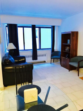 Stylish Montreal Apartment Comfortable Stay in the Golden Square Mile